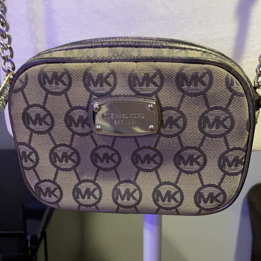 Michael Kors Metallic and Silver Crossbody/Shoulder Bag